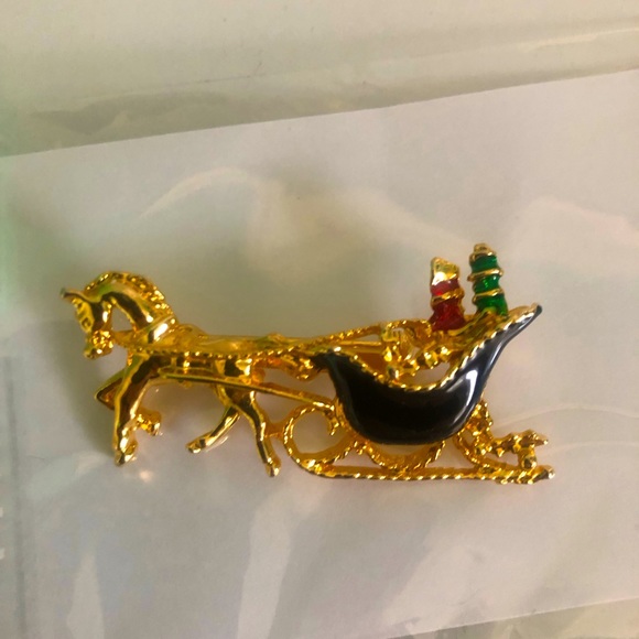 Christmas sleigh ride broach/pin - Picture 2 of 3